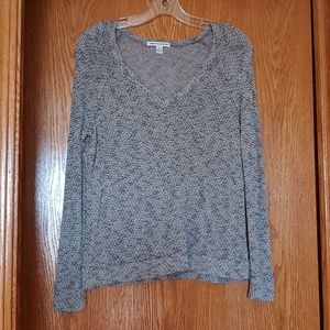 American Eagle * V neck loose weave sweater